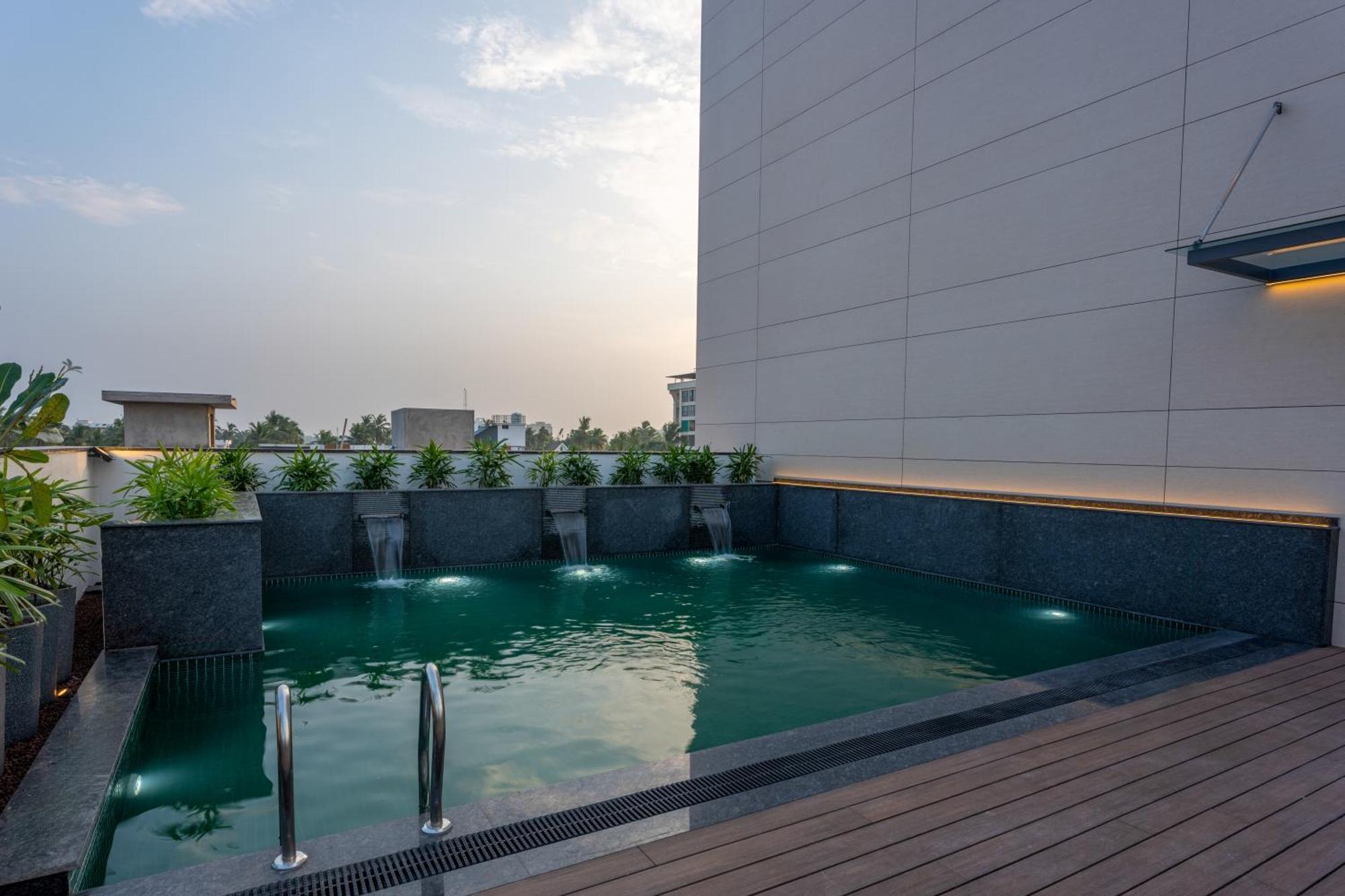 Park Inn & Suites By Radisson Thrissur East Fort Buitenkant foto