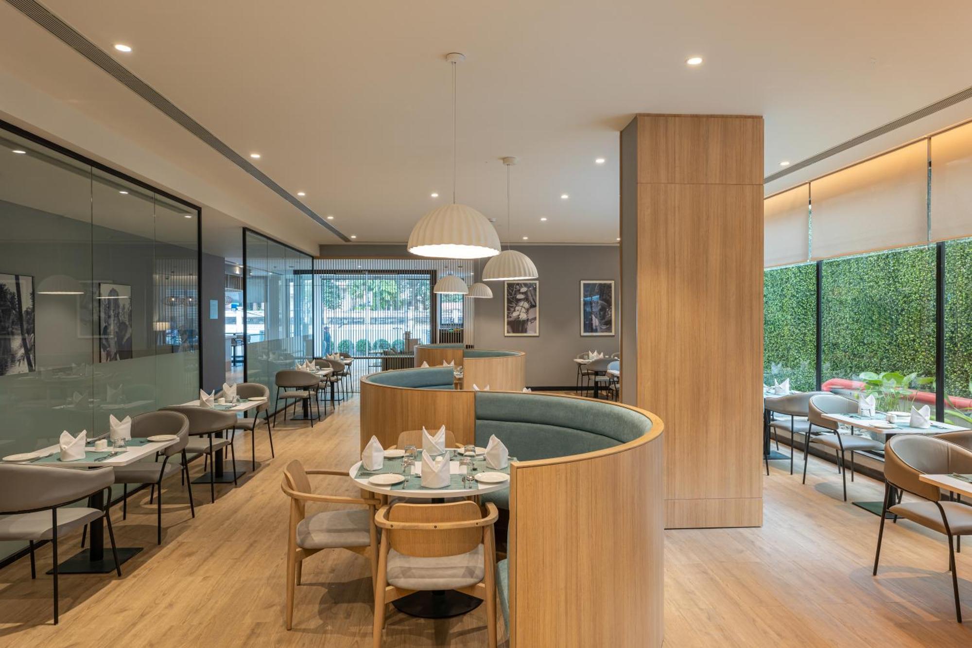 Park Inn & Suites By Radisson Thrissur East Fort Buitenkant foto