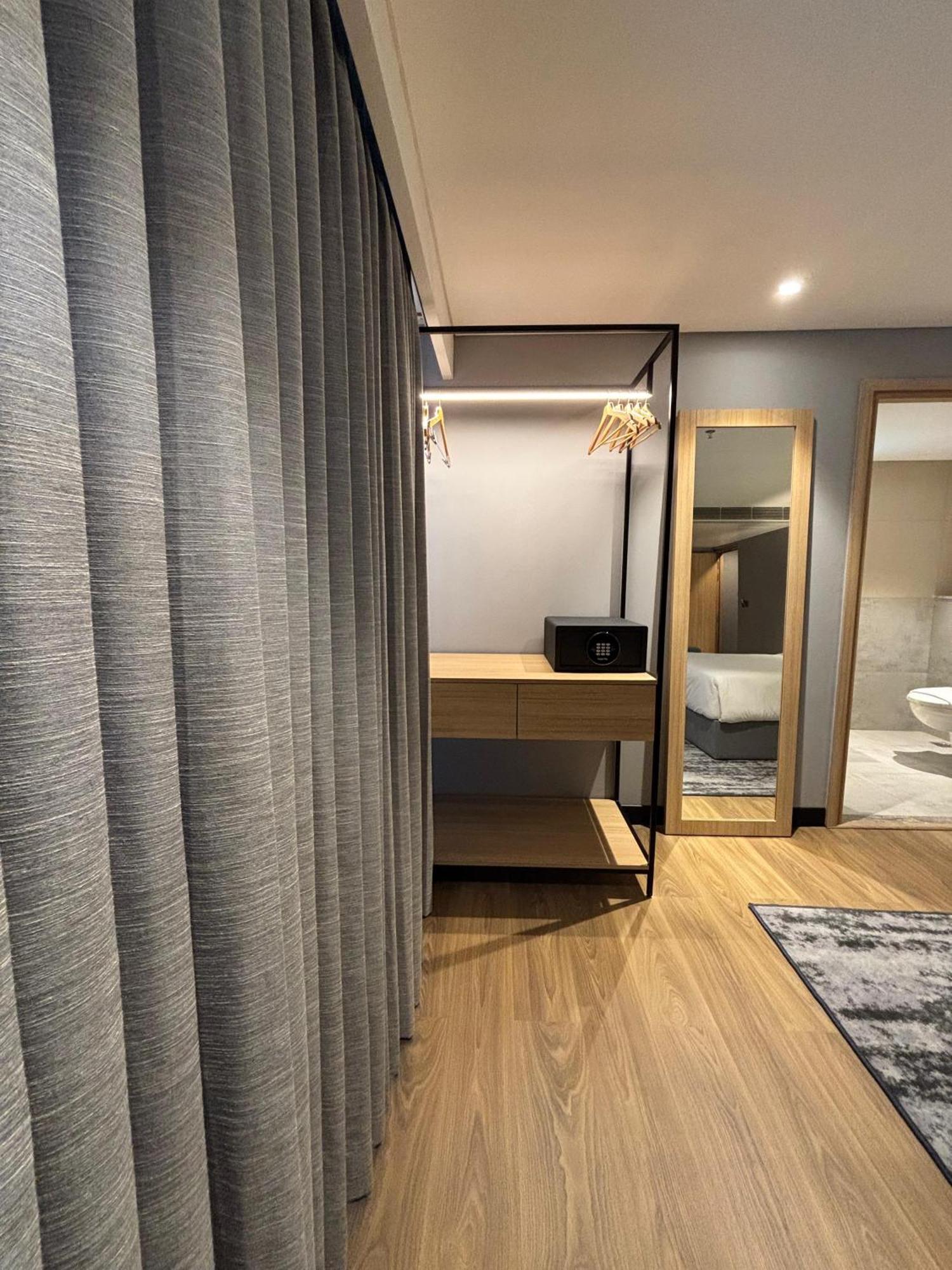 Park Inn & Suites By Radisson Thrissur East Fort Buitenkant foto